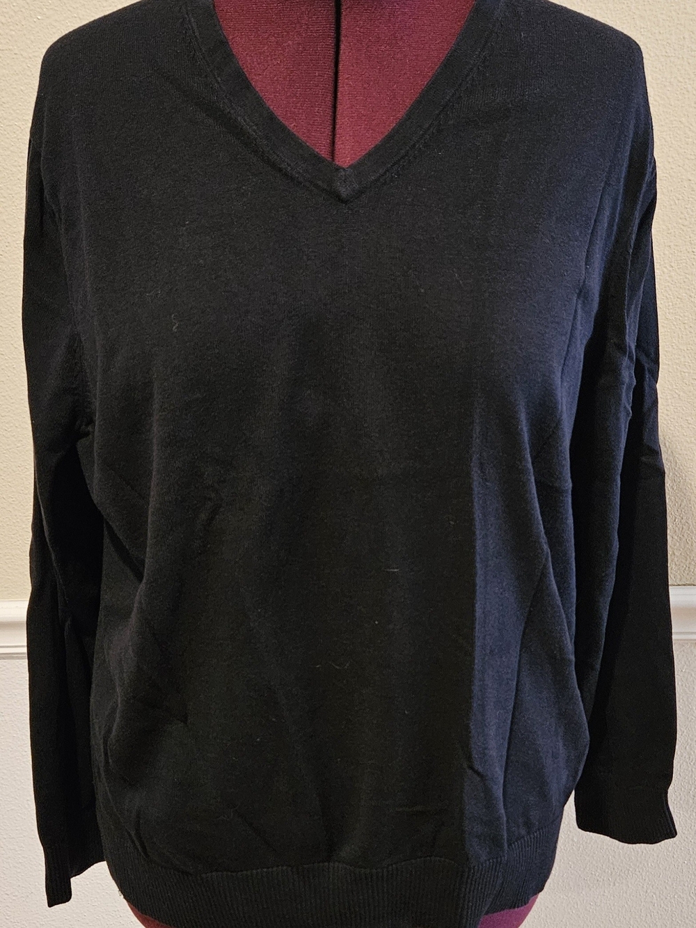 Lands' End Women's Black V-Neck Sweater
